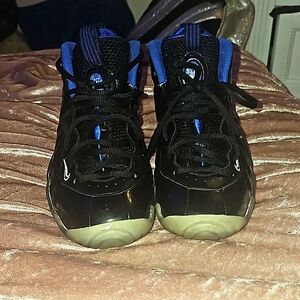 Black & blue foamposite size 4.5y